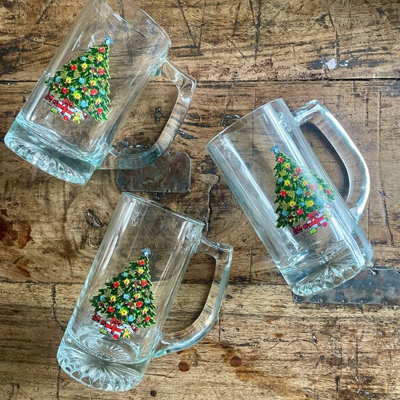 Christmas Tree Vintage Glass Mug - Picture 2 of 2